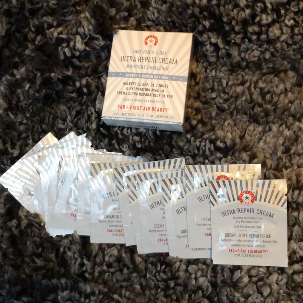 First Aid Beauty ultra repair cream